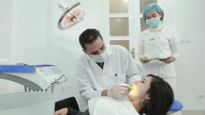 Phương pháp tẩy trắng răng bằng laser giá bao nhiêu? 2